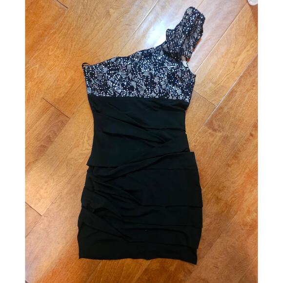 Women's City Triangle Black Dress Size Medium - Picture 2 of 6